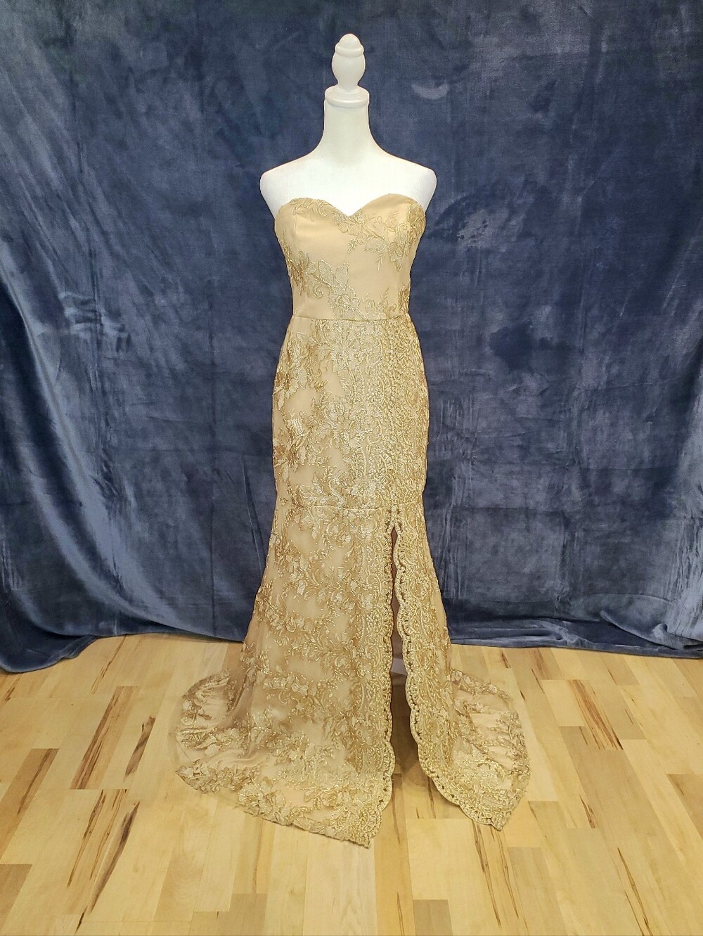 NWT Paris Formal Floral Embroidered Gold Dress Sz Medium